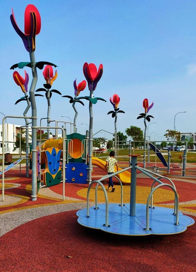 Spring Fields Homestay By Sizma Semenyih Esterno foto