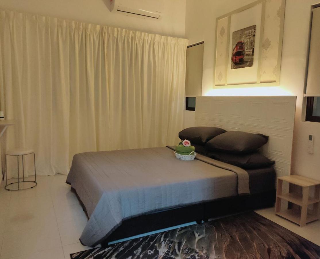 Spring Fields Homestay By Sizma Semenyih Esterno foto