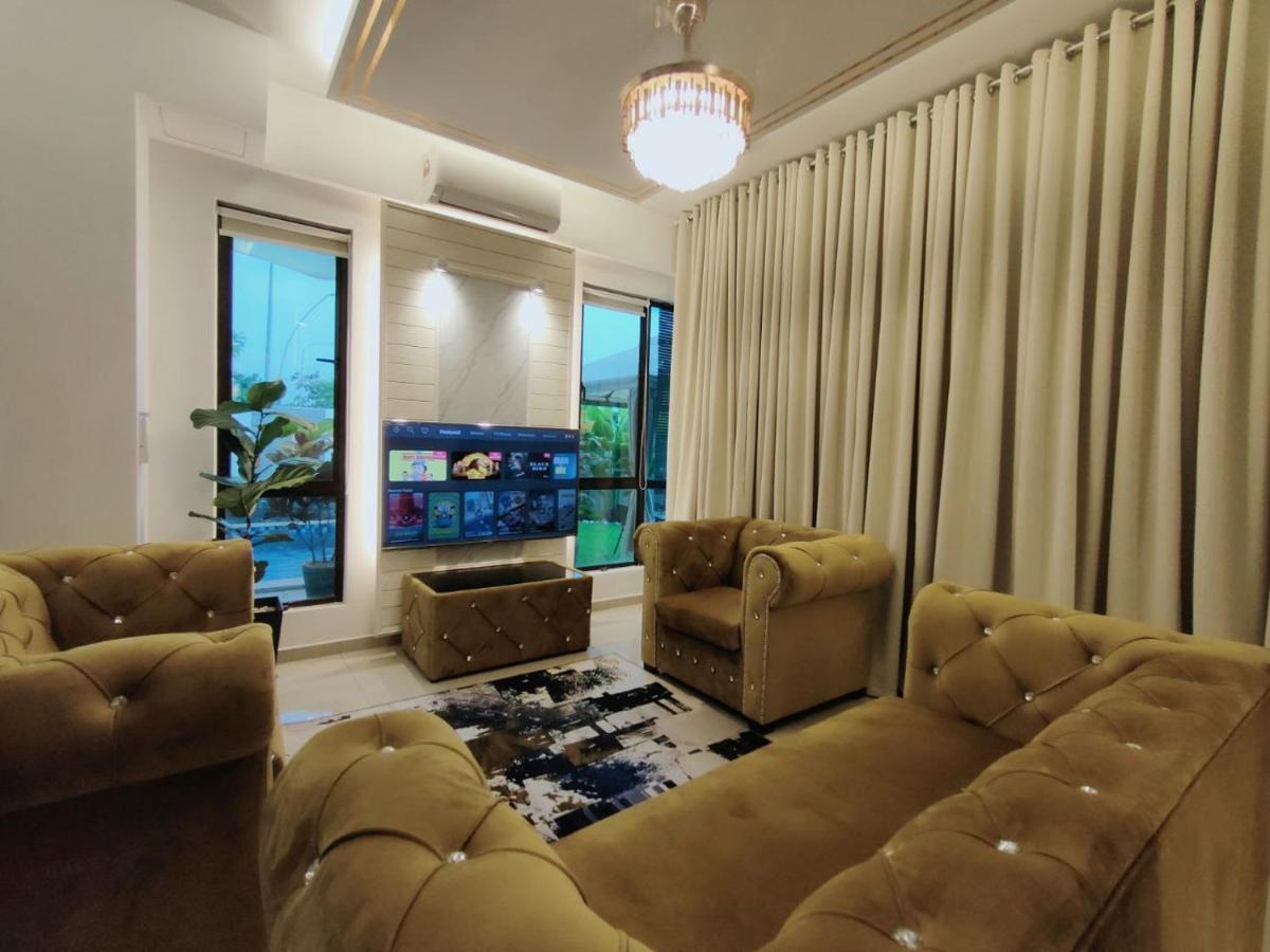 Spring Fields Homestay By Sizma Semenyih Esterno foto
